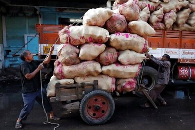 April WPI Inflation Slips to 3.85 Percent as Food Prices Cool