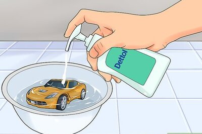 How to Remove Acrylic Paint from Plastic Models