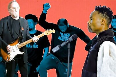 Dems put divides aside, rally behind Biden at convention