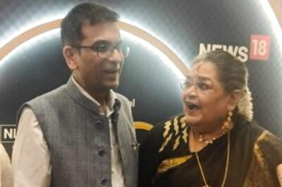 Usha Uthup Questions CJI Chandrachud at She Shakti: 'When Are You Announcing Decision on Kolkata Case?'