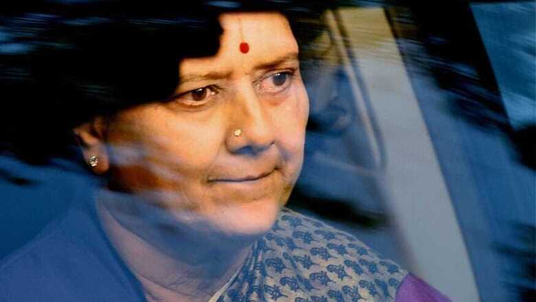 Rs 1,430 Crore Undisclosed Wealth Recovered From Premises of Sasikala, Family