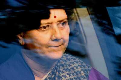 Rs 1,430 Crore Undisclosed Wealth Recovered From Premises of Sasikala, Family