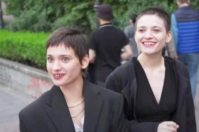 ‘I’m Her, She Is Me’: Twin Sisters from Georgia Separated, Sold Off at Birth Reunite