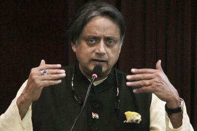 Narasimha Rao Govt Was Successful in Maintaining Good Relations with Neighbours, Says Shashi Tharoor