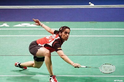 Saina Nehwal, Parupalli Kashyap advance in French Open