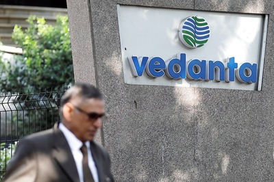 Vedanta Slumps 20 Percent on Worries About Cairn India Investment