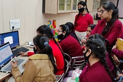 LG Seeks Explanation for 'Decline in Enrolment, Rise in Absenteeism' in Delhi Government Schools