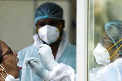 Continue Wearing Mask in Crowded Places, Especially People in Vulnerable Category: Experts