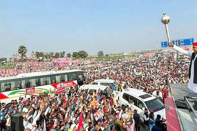 At Akhilesh's 'Samajwadi Vijay Yatra', Rajbhar & Sanjay Chauhan Put Up Show of Strength