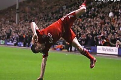 Barca ride on Messi brace, Cluj hold Chelsea