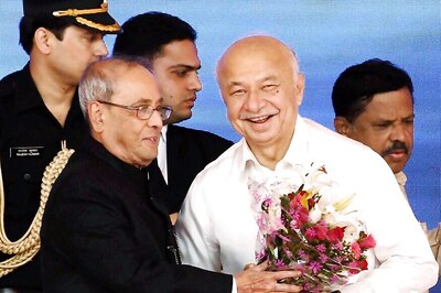 Sushilkumar Shinde's Story is Story of India: Pranab Mukherjee