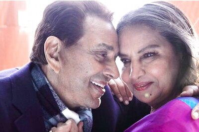 Rocky Aur Rani Ki Prem Kahani: Dharmendra Poses With His Co-star Shabana Azmi For A Romantic Photo