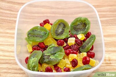 How to Add Rum to Fruit Cake