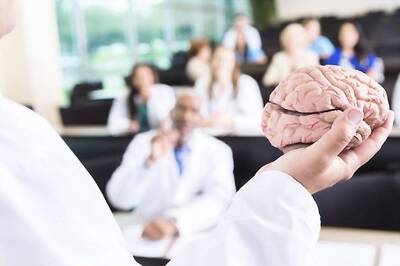 Scientists Have Discovered How Our Brain Enables Us to Rapidly Focus Attention