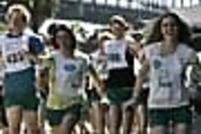 In Pics: Hot legs add oomph to stiletto sprint