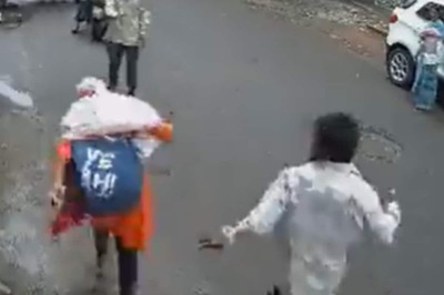 Pune: Woman Attacked by Man With A Machete; Locals Save Her | VIDEO