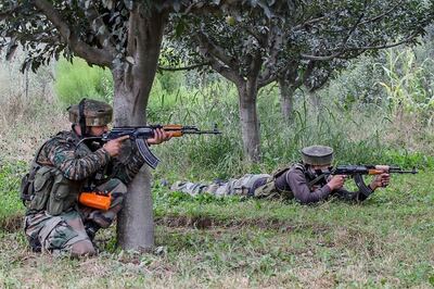 8 Security Men Killed in Terror Attack on Police Camp in Kashmir's Pulwama