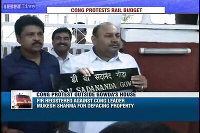 FIR registered against Congress leader for defacing Gowda's property