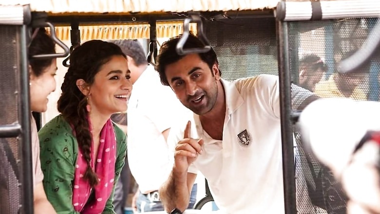 Eagle-eyed Fans Spot Ranbir Kapoor in Alia Bhatt's Live Session, Watch Viral Video