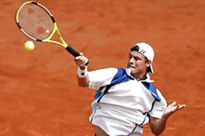 Hewitt strides though to third round