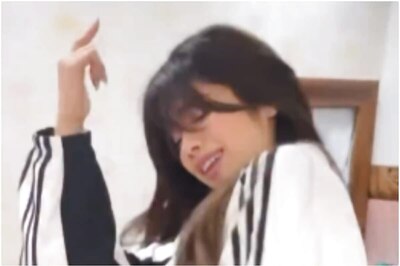 What Arjun Kapoor Wrote on Janhvi Kapoor's 'Nakka Mukka' Dance Video