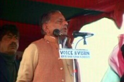 UP CM urges Dalits, backwards to unite