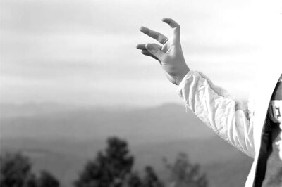 'Removed': New York artist captures life without smartphones