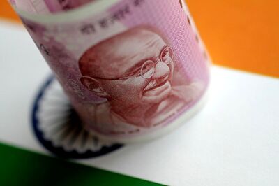 Rupee Depreciates 16 Paise to 73.95 Against US Dollar in Early Trade
