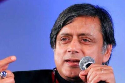 India Should Start Issuing Stapled Visas to Anyone Applying for One from Tibet: Tharoor