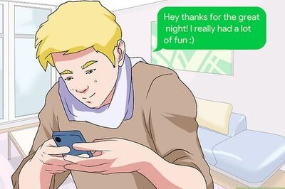 How to Know When and How Often to Text After a First Date