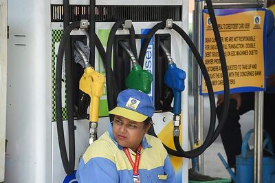 No Relief for Delhiites as Petrol Prices Soar Above Rs 73/litre for Third Consecutive Day