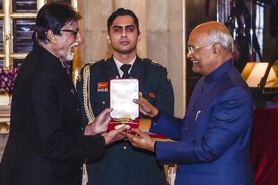 'A Hint That I Should Retire?' Amitabh Bachchan Shares a Light Moment on Receiving Dadasaheb Phalke Award