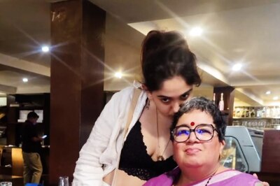 Aamir Khan's Daughter Ira Khan Kisses Her Mom Reena Dutta on the Forehead in This Adorable Pic