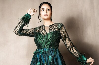 Actress Sreemukhi Oozes Oomph In Green Gown At Star Maa Parivaar Awards