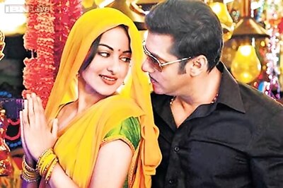 'Kamaal karti ho yaar Rajjo'; Salman Khan praises Sonakshi Sinha's weight loss