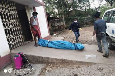 Muslim Youth Who Sat by Hindu Friend Narrates Harrowing Experience of Taking Body Home