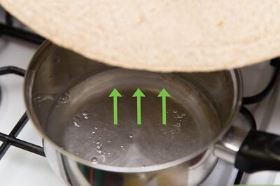 How to Fix a Squashed Straw Hat