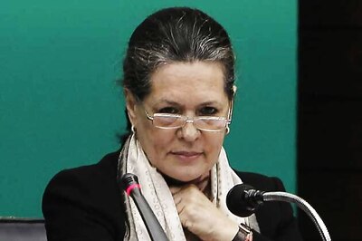Sonia Gandhi targets BJP, questions AAP ideology