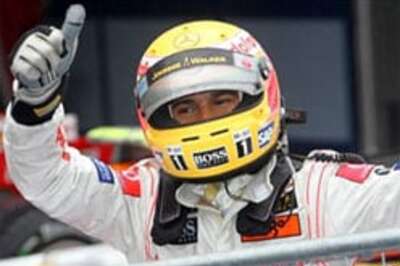 Hamilton wins Japanese GP, on course of debut title