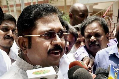18 Disqualified AIADMK MLAs to Appeal Against Madras HC Order in SC