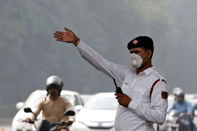 Bihar Student Driving Bike Without License, Helmet Tries to Flee Checkpost; Cop Opens Fire