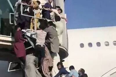 On Camera, Hundreds Jostle to Board Flight as Taliban Take Over, Plunging Afghanistan Into Uncertainty | WATCH
