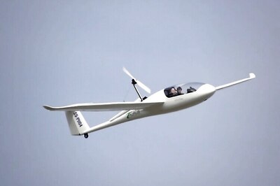 Electric planes aim to transform aviation with cleaner fuel