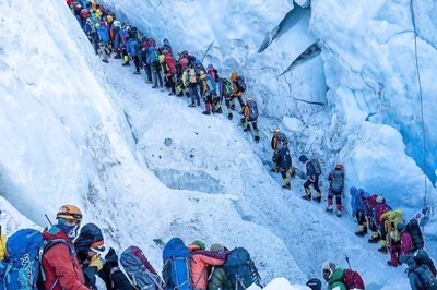 Traffic Jam on Mount Everest? Viral Pic Showing Surge in Visitors Sparks 'Heated' Discussion Online