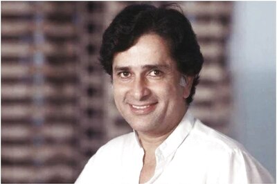 Shashi Kapoor Birth Anniversary: 5 Movies Produced by the Legendary Actor