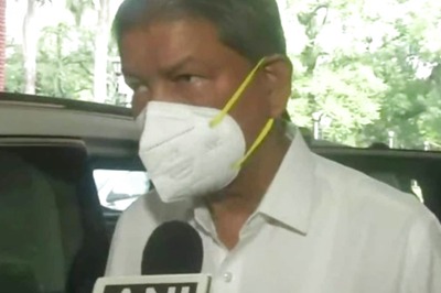 Double Trouble of Punjab & Uttarakhand, Harish Rawat Meets Rahul Gandhi in Delhi