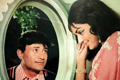 Hema Malini Recalls Sitting In Dev Anand's Lap During Johny Mera Naam Shoot: 'Very Embarrassing For Me'
