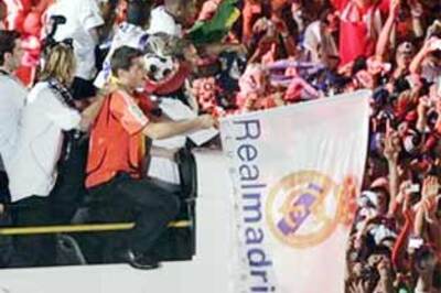 Real Madrid fans want Ronaldo, Villa and Iniesta