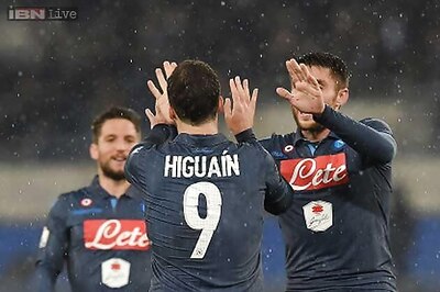 Manolo Gabbiadini goal keeps Napoli-Lazio semi-final in the balance