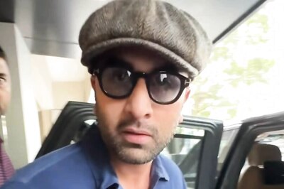 Ranbir Kapoor Gets ANGRY, Tells Paparazzi 'Kya Karu' As They Ask Him To Pose, Greet Diwali